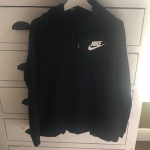 NIKE SWEATSHIRT!